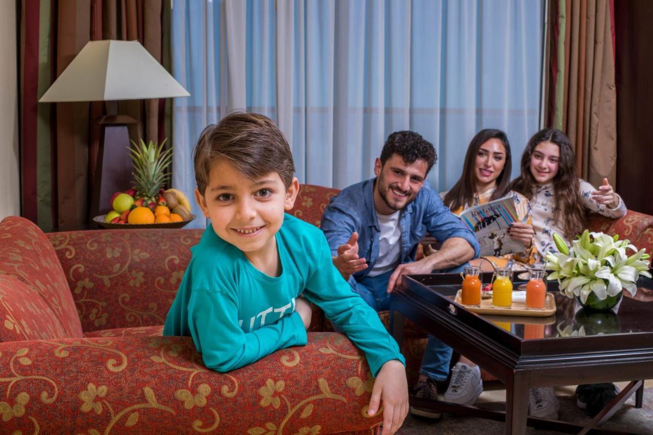 Raouche Arjaan by Rotana Aparthotel Beiroet Buitenkant foto