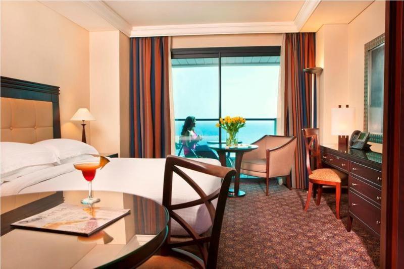 Raouche Arjaan by Rotana Aparthotel Beiroet Kamer foto