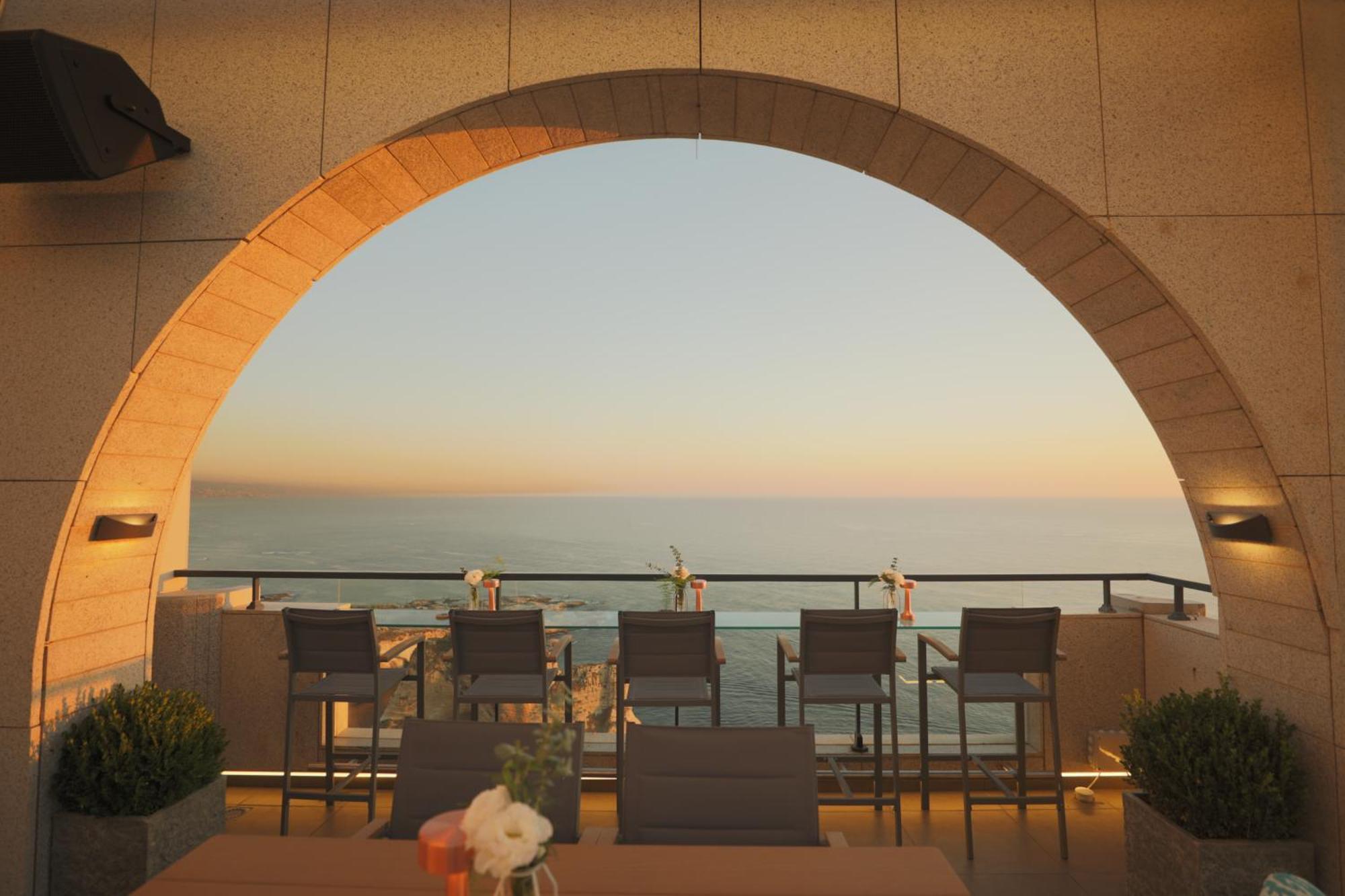 Raouche Arjaan by Rotana Aparthotel Beiroet Buitenkant foto