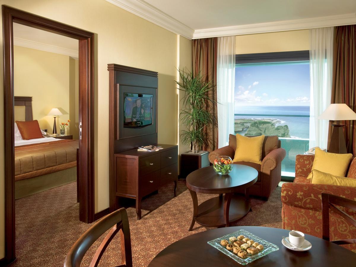 Raouche Arjaan by Rotana Aparthotel Beiroet Buitenkant foto