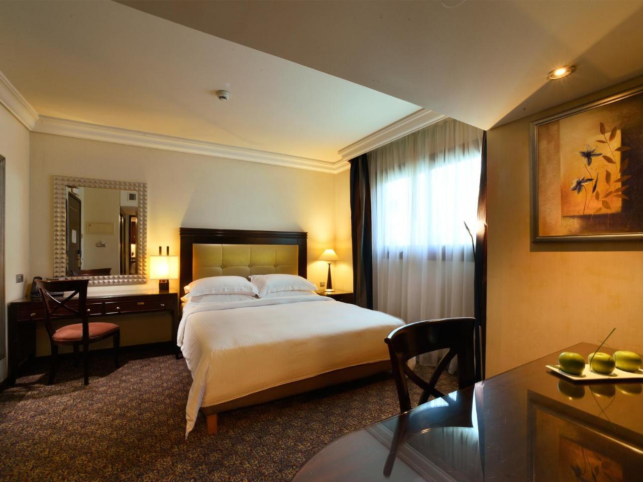 Raouche Arjaan by Rotana Aparthotel Beiroet Buitenkant foto