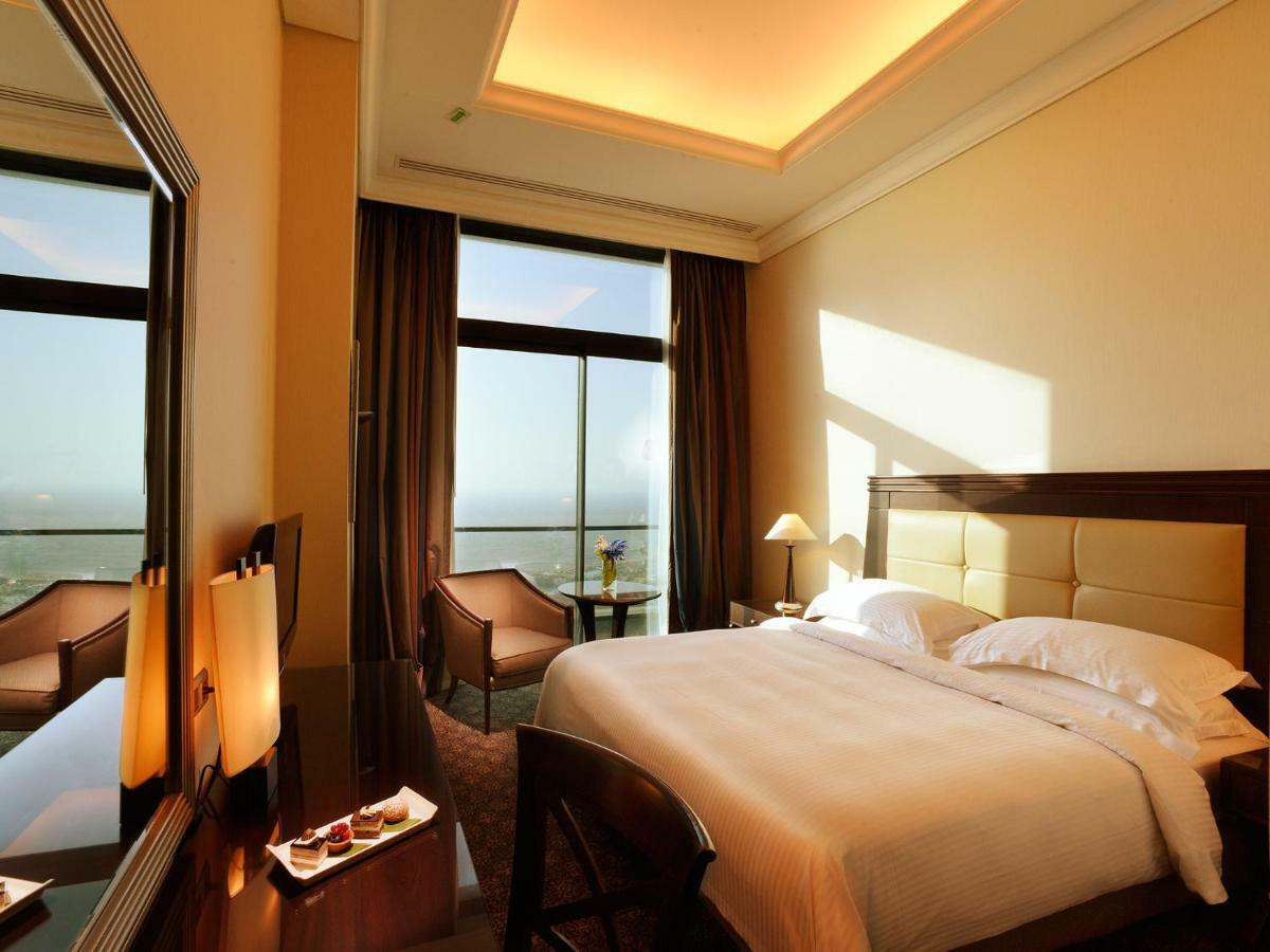Raouche Arjaan by Rotana Aparthotel Beiroet Buitenkant foto