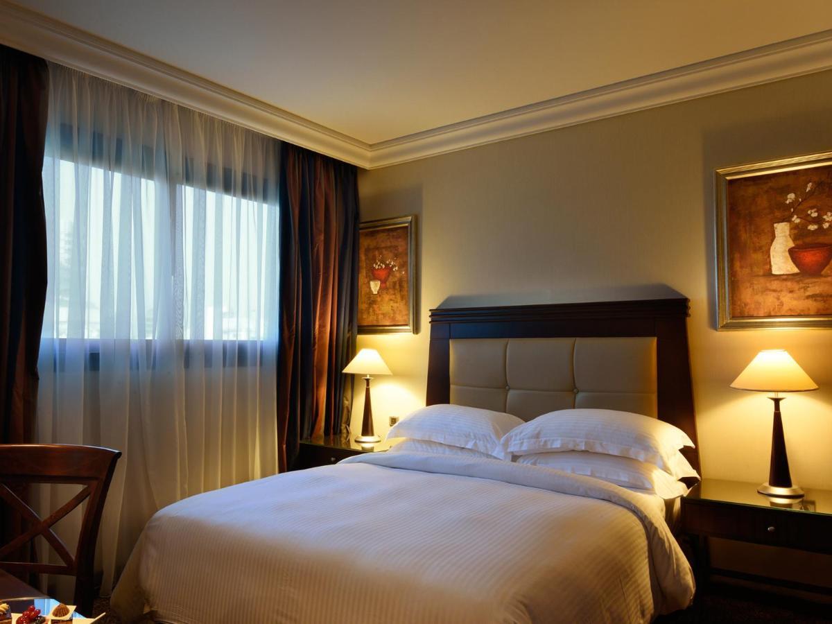 Raouche Arjaan by Rotana Aparthotel Beiroet Buitenkant foto